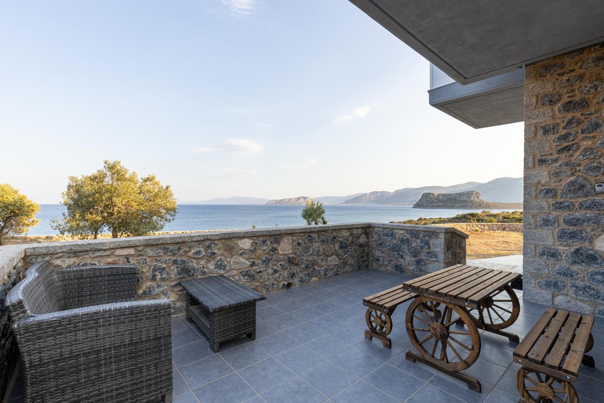 Katerina'S Villas - Monemvasia Beachfront Stone Paradise Dış mekan fotoğraf